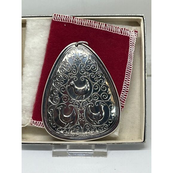Vintage 1973 Towle Sterling Silver Medallion Ornament Three French Hens - Picture 1 of 4